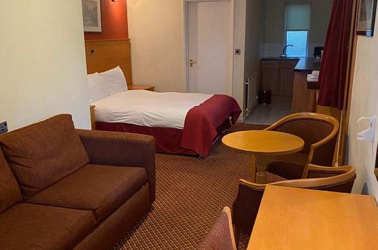 Tudor Lodge Hotel