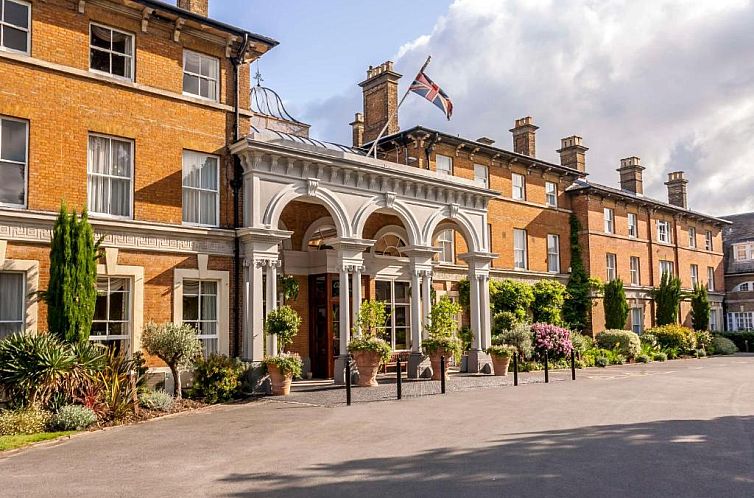 Oatlands Park Hotel