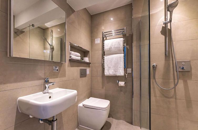 Oatlands Park Hotel