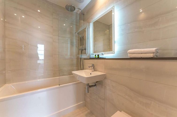 Oatlands Park Hotel