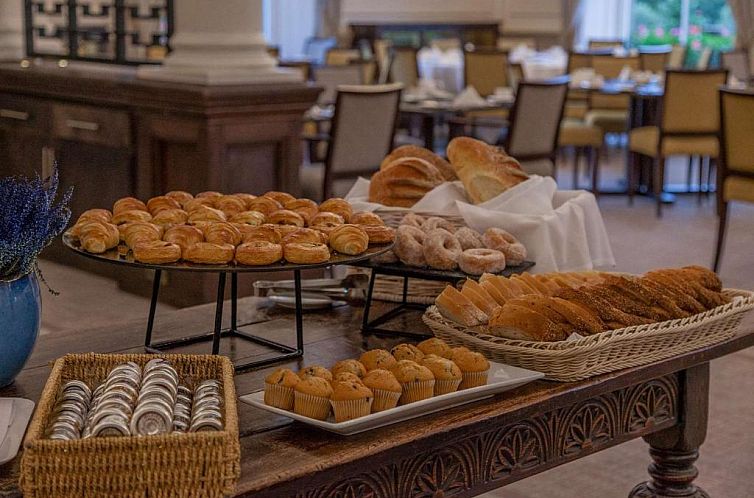 Oatlands Park Hotel