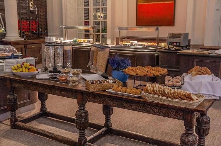 Oatlands Park Hotel