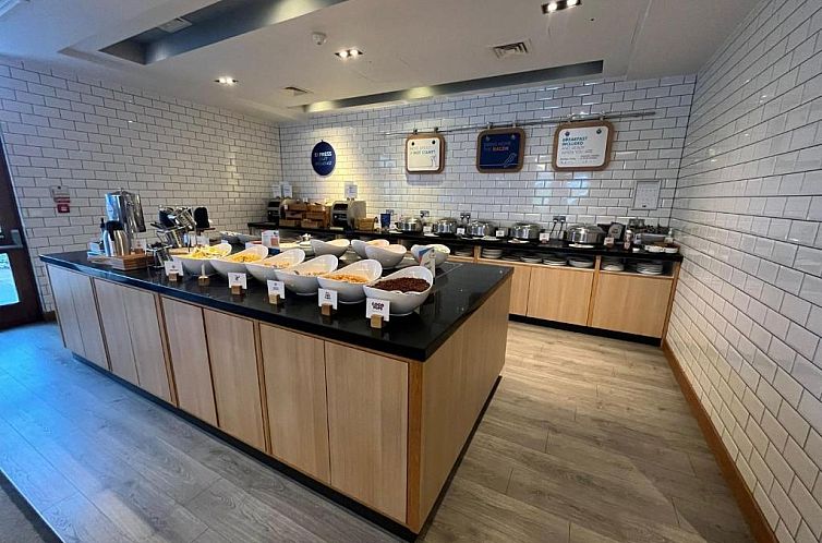 Holiday Inn Express London - Epsom Downs, an IHG Hotel