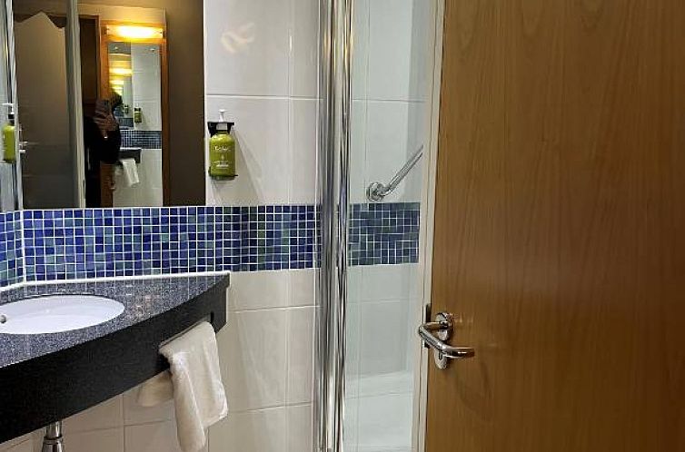 Holiday Inn Express London - Epsom Downs, an IHG Hotel