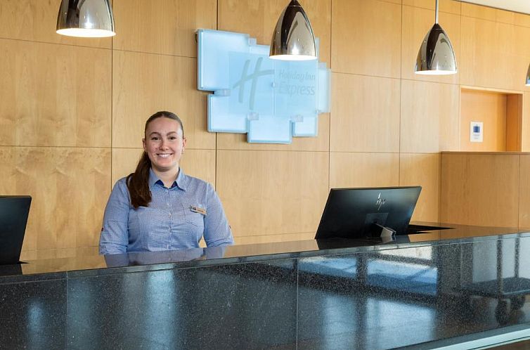 Holiday Inn Express London - Epsom Downs, an IHG Hotel