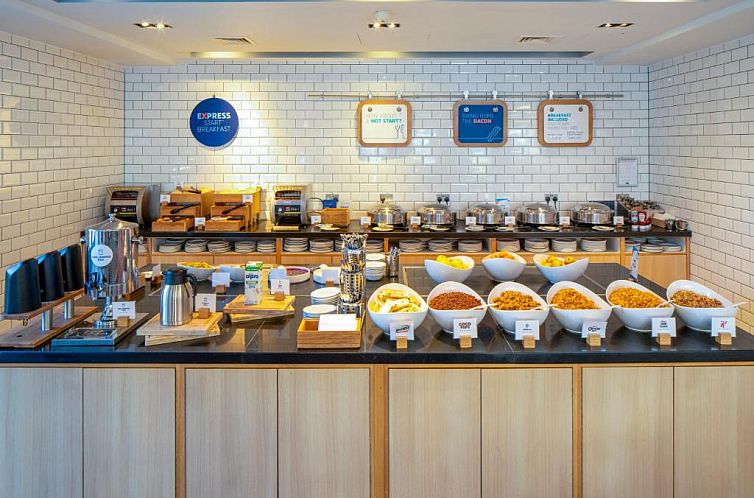 Holiday Inn Express London - Epsom Downs, an IHG Hotel