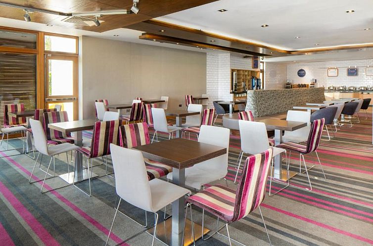 Holiday Inn Express London - Epsom Downs, an IHG Hotel