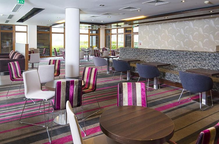 Holiday Inn Express London - Epsom Downs, an IHG Hotel