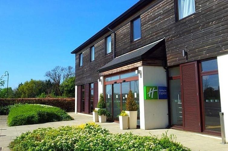Holiday Inn Express London - Epsom Downs, an IHG Hotel