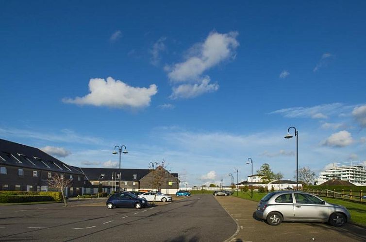 Holiday Inn Express London - Epsom Downs, an IHG Hotel
