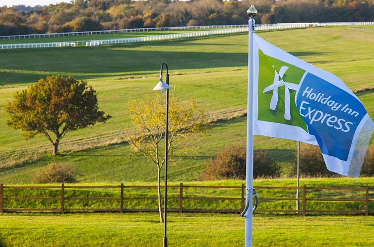 Holiday Inn Express London - Epsom Downs, an IHG Hotel