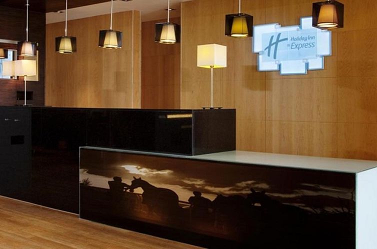 Holiday Inn Express London - Epsom Downs, an IHG Hotel
