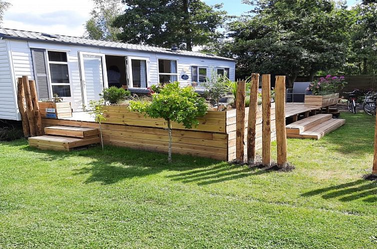 Chalet Sunrise met prive strandtuin