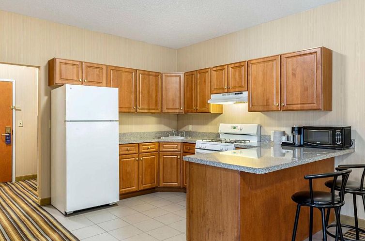 Best Western Plus New England Inn & Suites