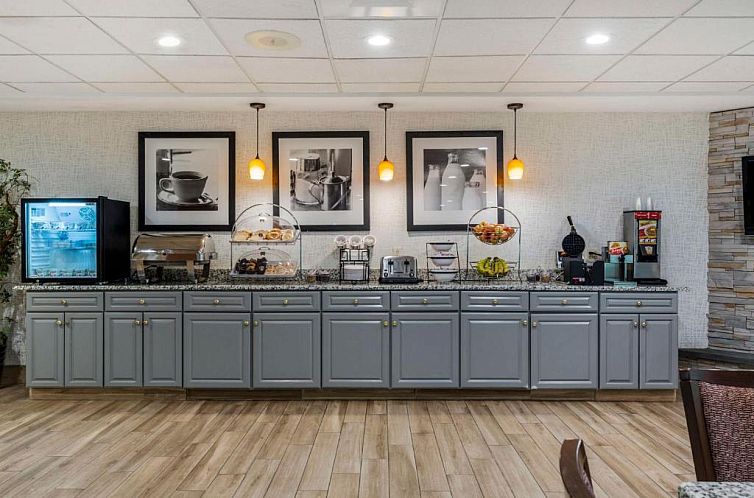 Best Western Plus New England Inn & Suites