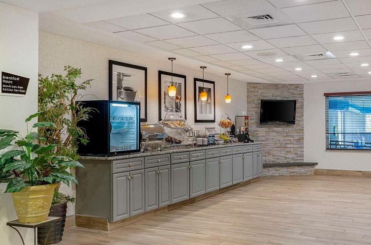 Best Western Plus New England Inn & Suites