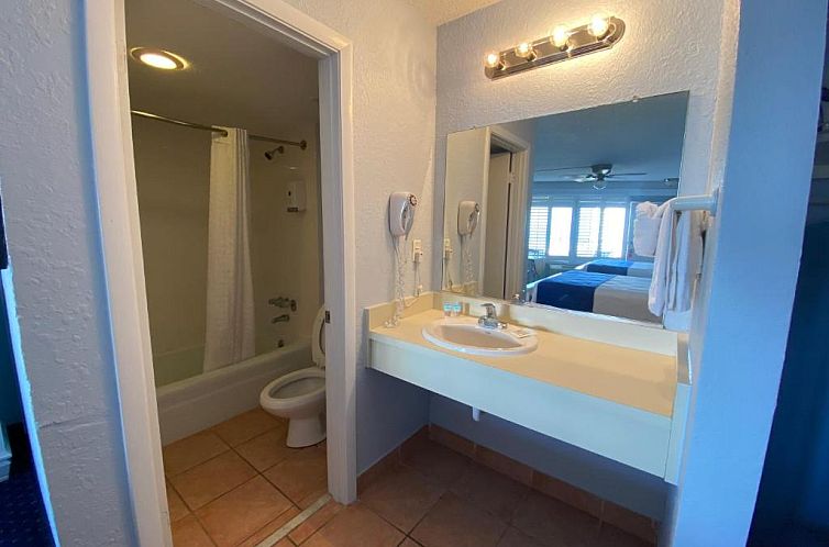 Coral Sands Inn