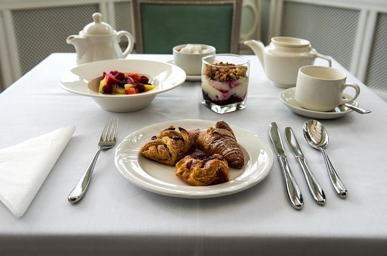 Bromley Court Hotel London