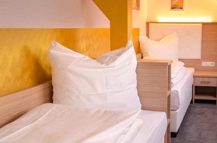 Alpha & Omega Hotel
