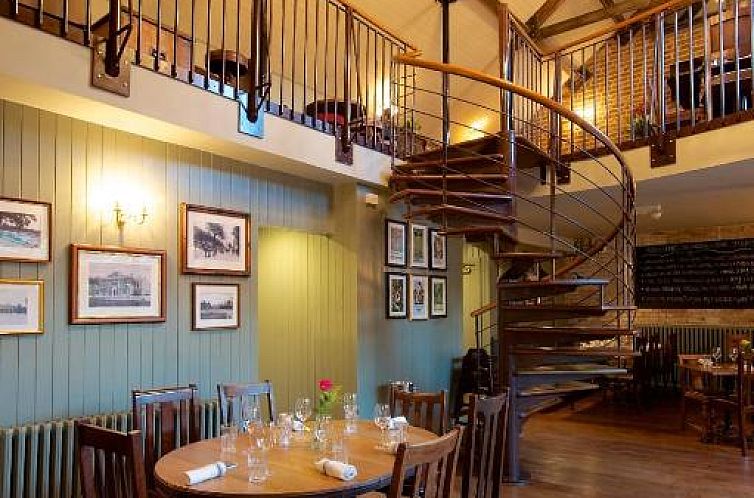Kew Gardens Hotel
