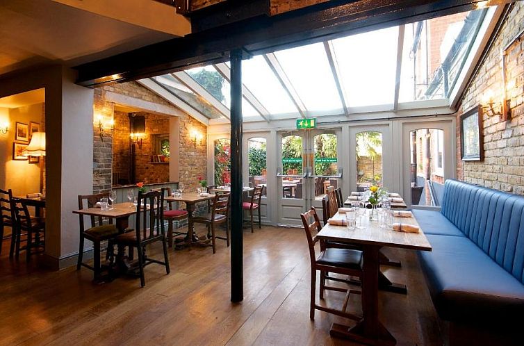 Kew Gardens Hotel