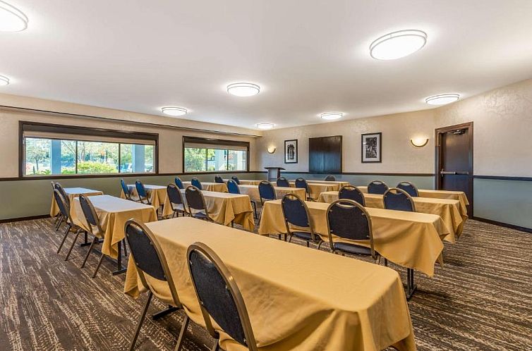 Best Western Plus Wine Country Inn & Suites