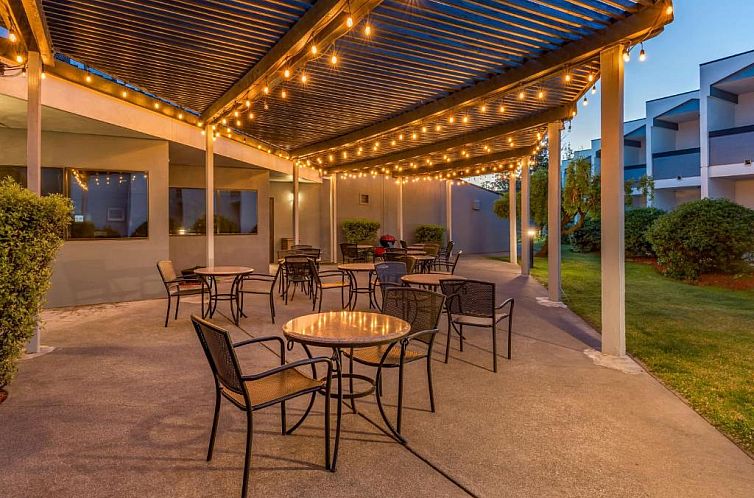 Best Western Plus Wine Country Inn & Suites