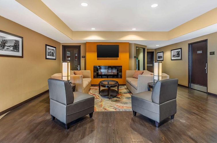 Best Western Plus Wine Country Inn & Suites