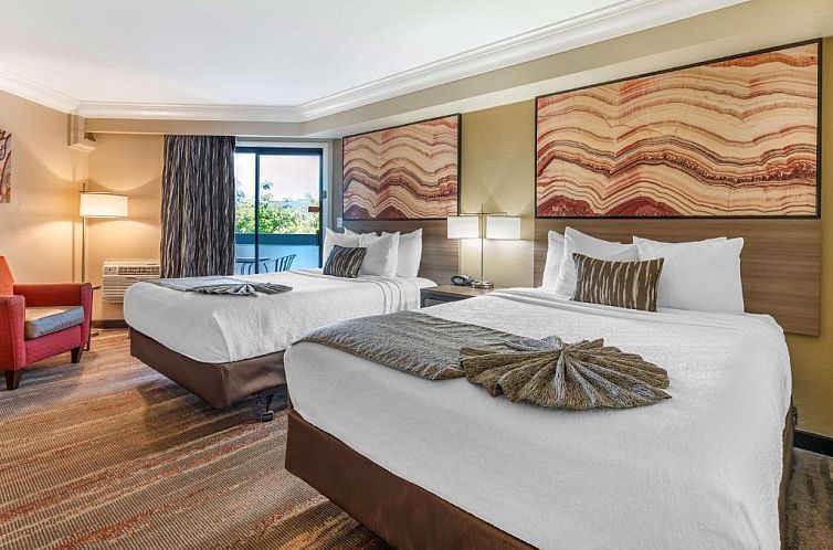 Best Western Plus Wine Country Inn & Suites
