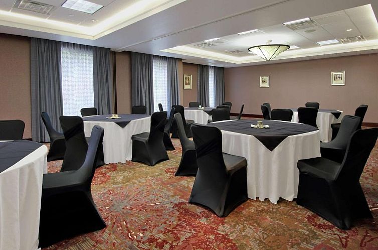 Hilton Garden Inn Sonoma County Airport