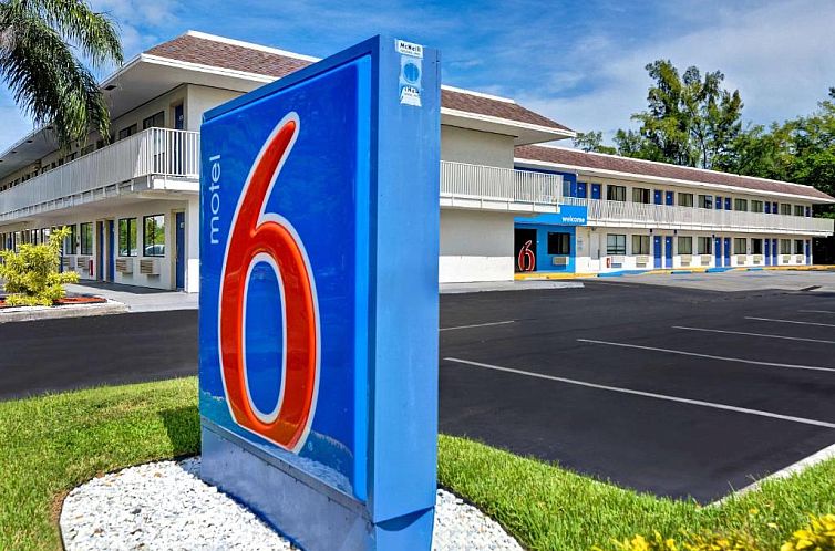 Motel 6 Dania Beach
