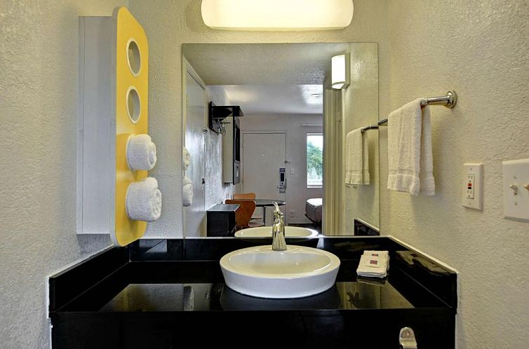 Motel 6 Dania Beach