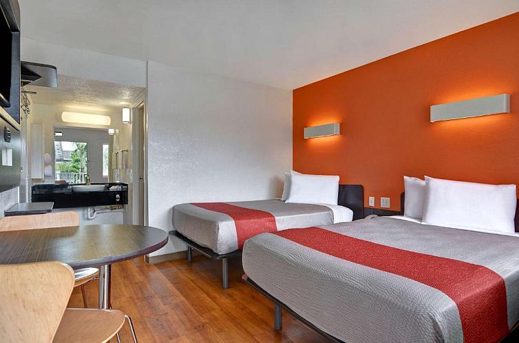 Motel 6 Dania Beach