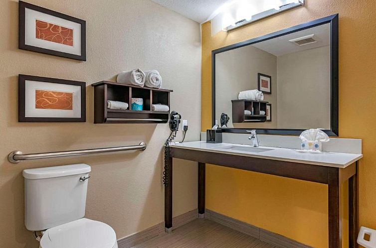 Comfort Suites Fort Lauderdale Airport South & Cruise Port