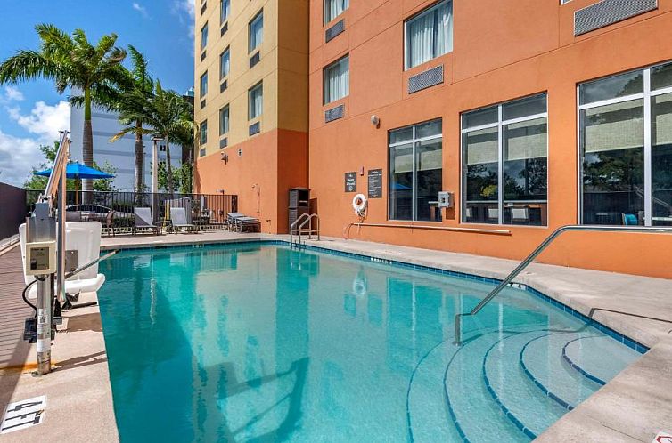 Comfort Suites Fort Lauderdale Airport South & Cruise Port