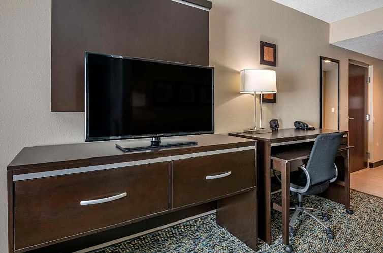 Comfort Suites Fort Lauderdale Airport South & Cruise Port