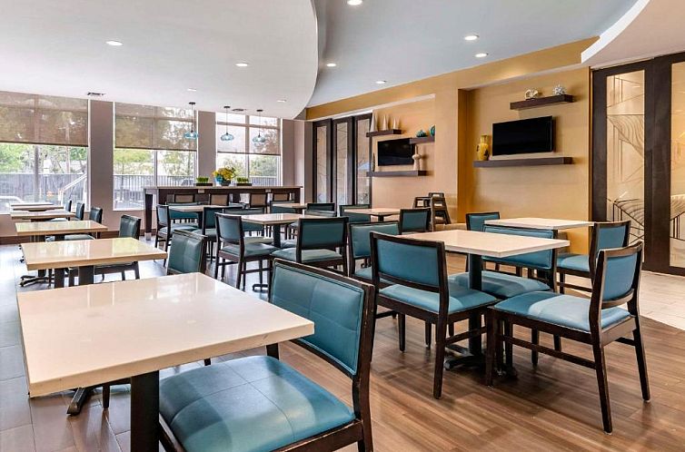 Comfort Suites Fort Lauderdale Airport South & Cruise Port