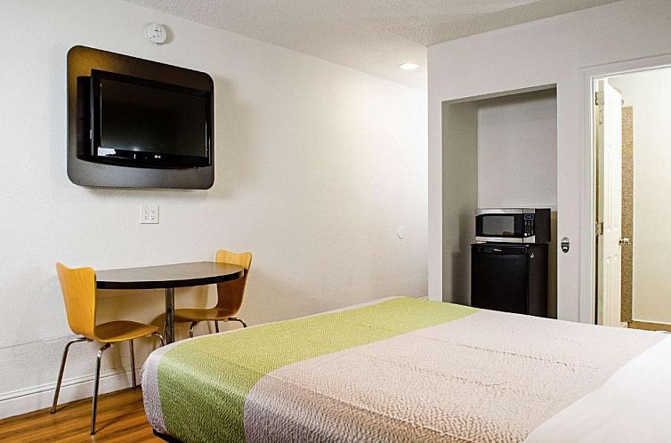 Motel 6-Modesto, CA - Downtown