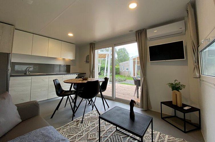 Tiny Cottage Hottub 2+2