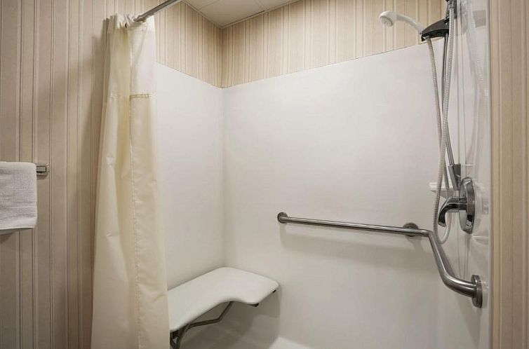 Days Inn & Suites by Wyndham Cherry Hill - Philadelphia