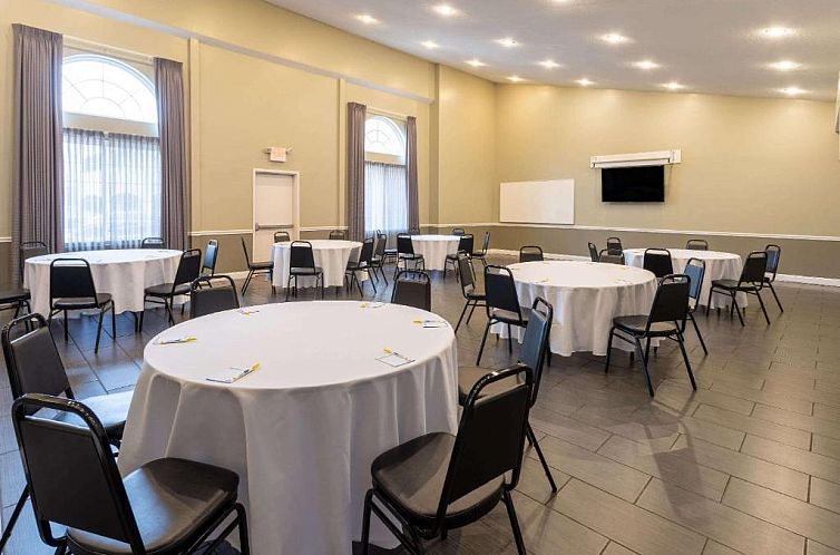 Days Inn & Suites by Wyndham Cherry Hill - Philadelphia