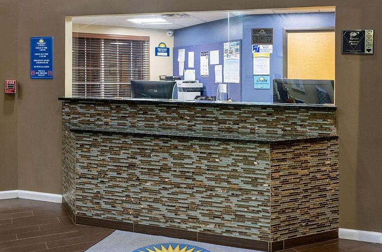 Days Inn & Suites by Wyndham Cherry Hill - Philadelphia