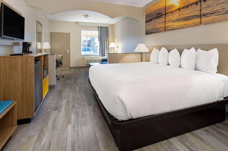 Days Inn & Suites by Wyndham Cherry Hill - Philadelphia