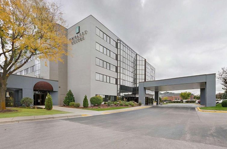 Embassy Suites by Hilton Milwaukee Brookfield