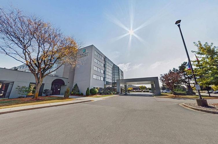 Embassy Suites by Hilton Milwaukee Brookfield