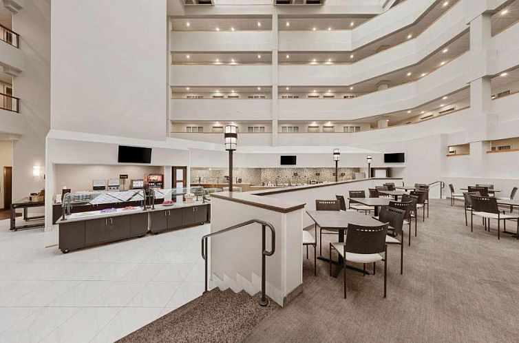 Embassy Suites by Hilton Milwaukee Brookfield