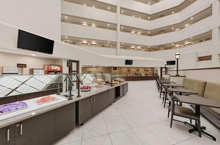 Embassy Suites by Hilton Milwaukee Brookfield