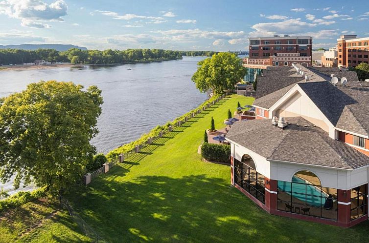 Courtyard La Crosse Downtown/Mississippi Riverfront