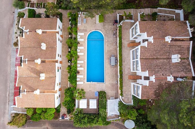 Desmais Apartments