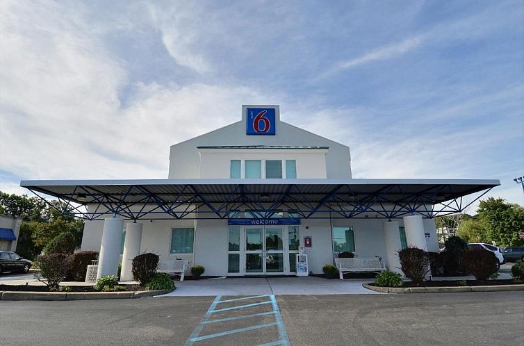 Motel 6-Tewksbury, MA - Boston